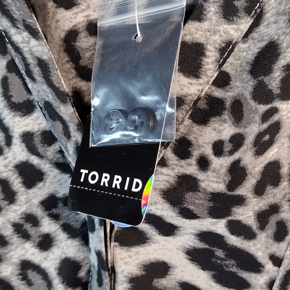 Sz 4X (26) NWT TORRID Harper Formal Grey Leopard Flutter Sleeves Vneck 31"PTP - Picture 5 of 14